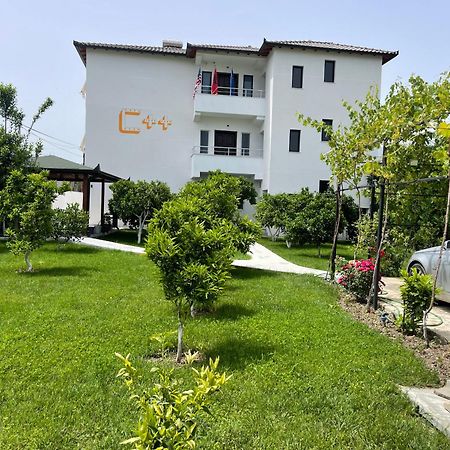 Hotel Vila C Plus Plus Berat Exteriör bild