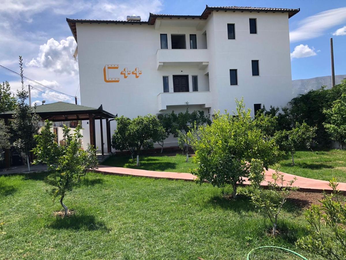 Hotel Vila C Plus Plus Berat Exteriör bild